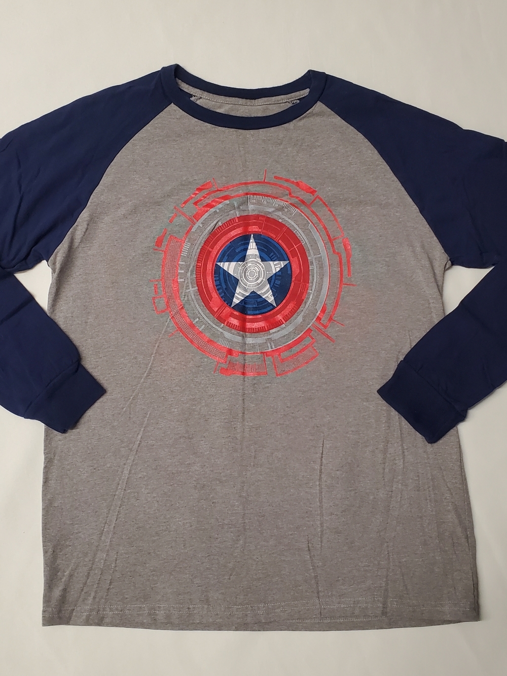 Boy's Xl Marvel Captain America Gray/Navy Long-Sleeve Graphic Raglan Tee